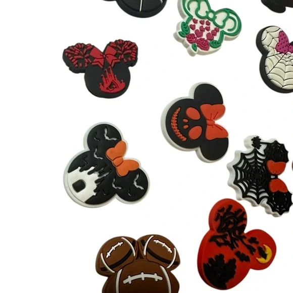 Lot of 15 Croc or Clogs Charms NIB - Picture 3 of 6